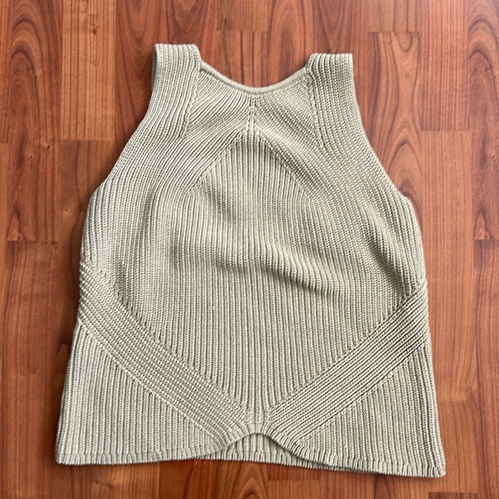 Elegant Cream Sleeveless Sweater